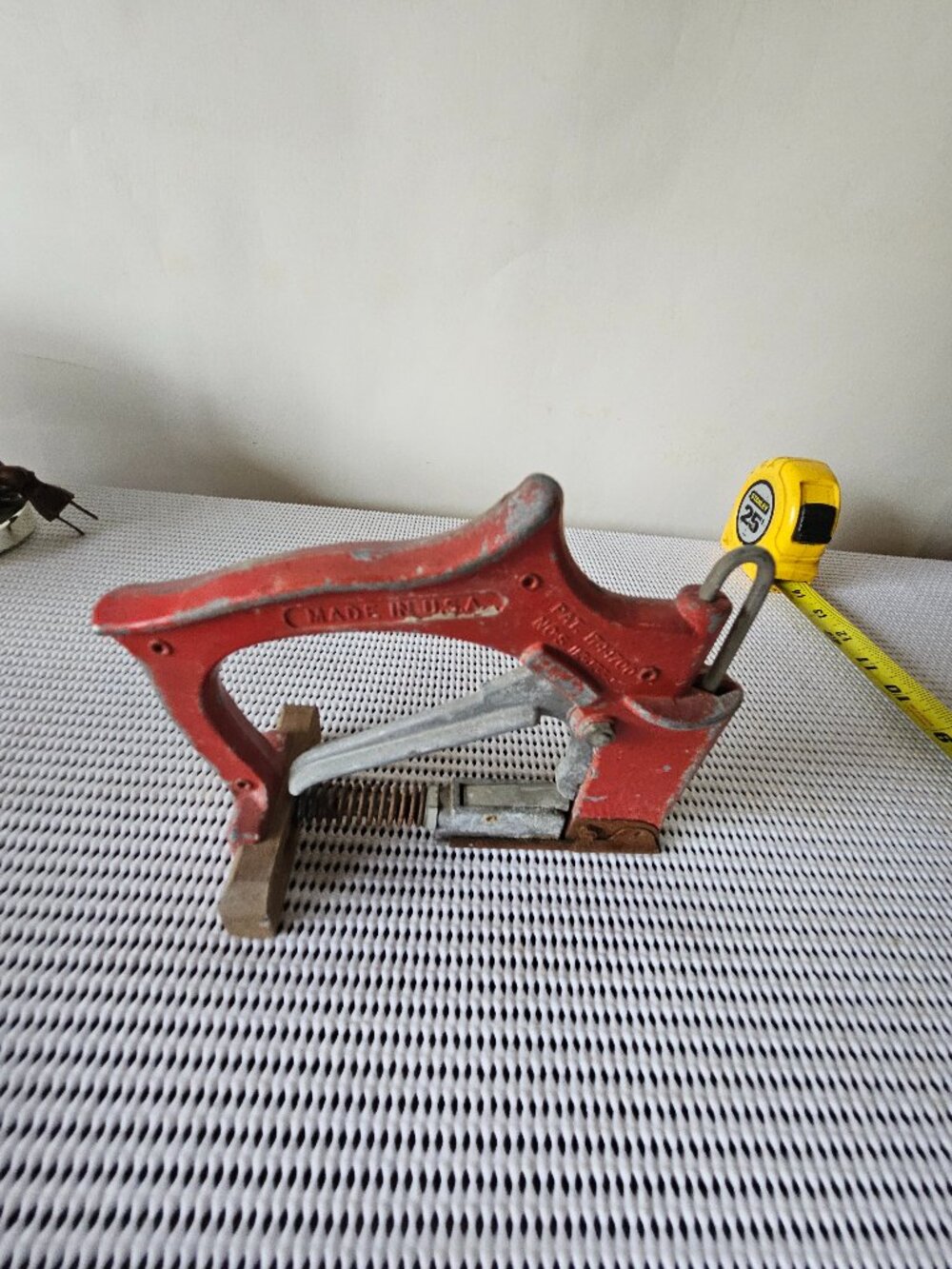 Vintage Red Devil No.! Diamond Point Driver   G13